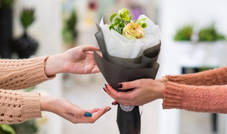 Bouquet de fleurs sur mesure pour fête des mères à Mazan